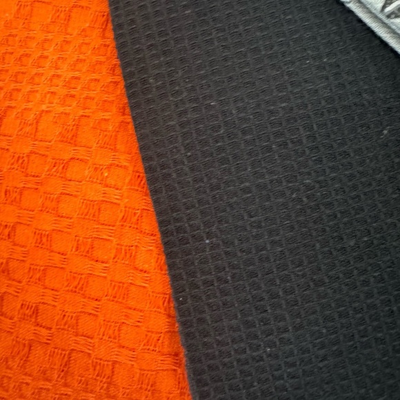 Set of Three Decorative Halloween Kitchen Towels NWT - Picture 3 of 4